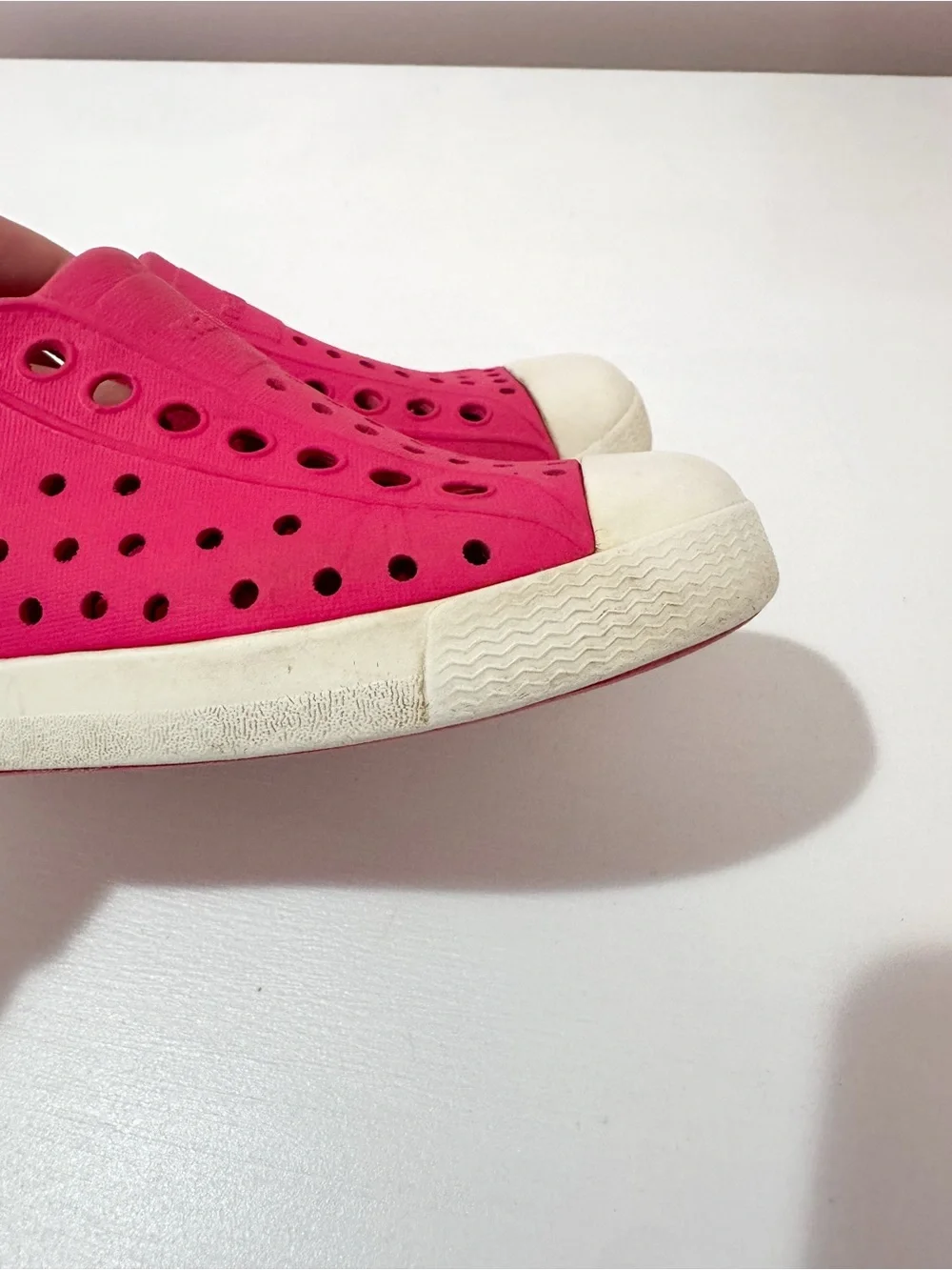 Native Jefferson sneaker toddler girl size 9 dark pink